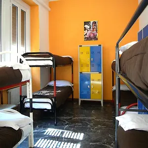  Hostal California